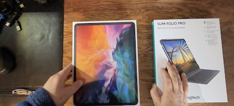 2020 iPad Pro 12.9 / Logitech Slim Folio Pro Unboxing