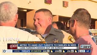 Las Vegas police giving away turkeys
