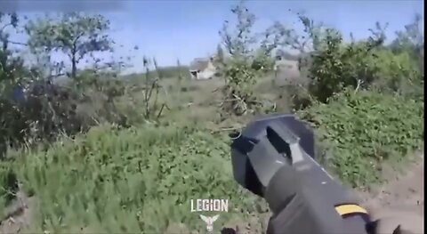 Ukraine Combat Footage: Clearing Russian held position