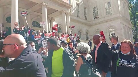 The #haltsolitary Rally City Hall Steps hosted by @FreedomAgendaNY COUNTERPROTEST BY NYC COBA 9/28