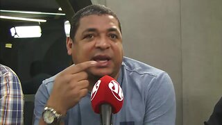 "Santos ainda vai brigar pelo título brasileiro", aposta Vampeta