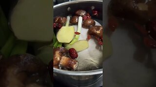 Chinese chicken broth 蘑菇鸡汤