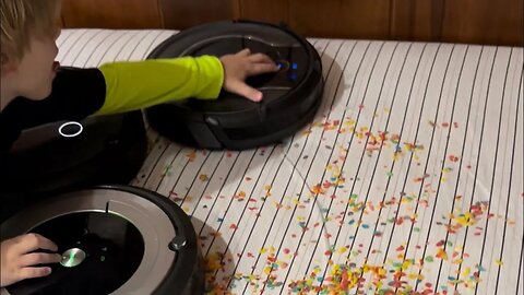 How well can Robot Vacuums clean crumbs off a bed?? Spoiler… THREE fall off this time! 🤦‍♀️