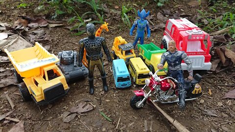 Mencari Mainan - Tayo, Spiderman, Dump Truck, Eskavator, Harley, Jerapah