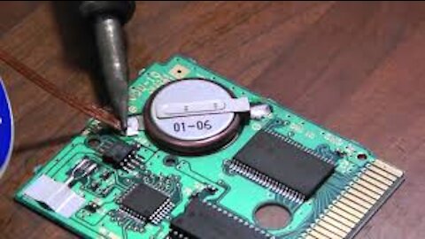 How to change the battery in a Game Boy Game