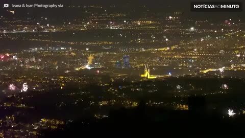Vista panorâmica mostra incrível queima de fogos em Zagreb