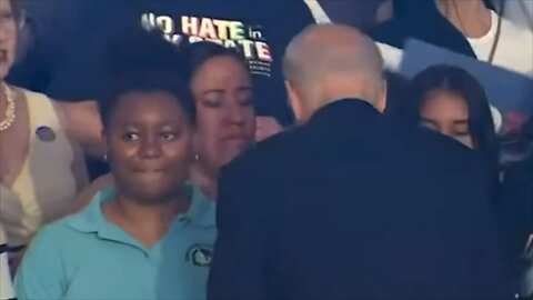 🚨 BREAKING: BIDEN SNUBS BLACK GIRL FOR WHITE WOMAN