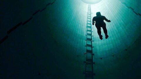 WORLD'S DEEPEST POOL - 40 Meters Conquered In One Breath By French Free Diver