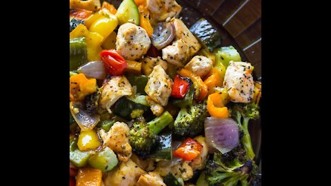 Healthy 15 Minute Roasted Chicken and Veggies (One Pan)