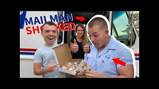 Asking Strangers to Review Our Cookies - MALL EDITION