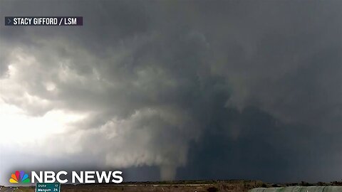 Severe weather risks for millions of holiday travelers as TSA screens record number of passengers