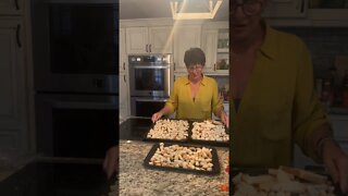 How to make bread cubes for Stuffing (Thanksgiving) Basic Stuffing recipe in description