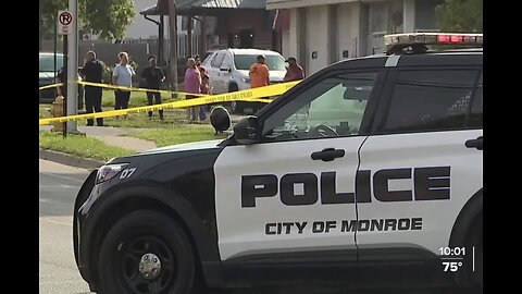 2 dead after carjacking in Monroe; suspects considered armed and dangerous