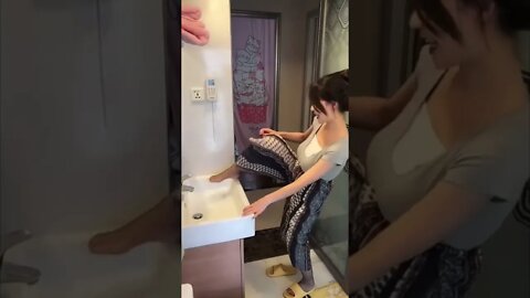 Strange Chinese Girl Rinses Her Smelly Foot In Her Sink