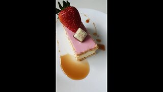 [MAKEOVER] How to make a delicious 2.50€ convenience store strawberry cheesecake fancy and luxury