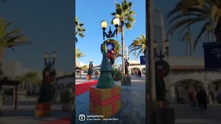 Universal Studios Hollywood 2022 Christmas 🎄 is Here!