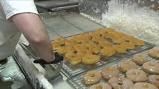 Biagos stays open to serve doughnuts to the community