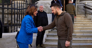 Pelosi, US Lawmakers Meet Zelenskyy in Surprise Visit to Kyiv