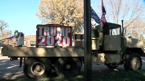 Pro-Trump truck sits just outside Monona County Courthouse