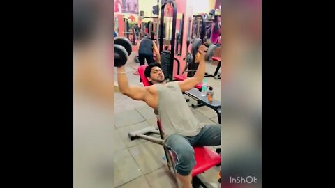UPPER CHEST AND MIDDLE CHEST WORKOUT IN GYM😮