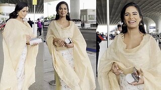 Poonam Pandey looked stylish as she arrives at the airport 😍🔥📸✈️