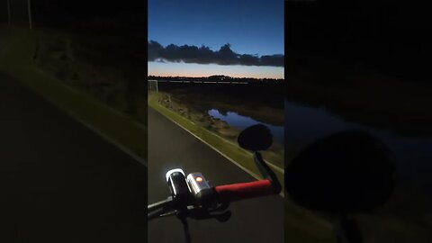 Western motorway bike path along the causeway.