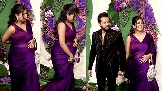 Mom-To-Be Ishita Dutta Flaunts Her Baby Bump At Sunny Deol Son Karan Deol Wedding Reception