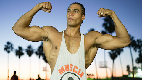 The 6ft 9 Beast - Is This Muscle Beach's Biggest Trainer?