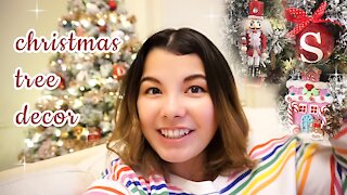 VLOG: Decorating The Christmas Tree! 🎄