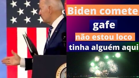 Biden comete gafe e ‘aperta a mão do vento’ após discurso; veja vídeo🤣 #shorts