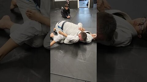 Quick Glimpse of the Over Under Gi Pass #bjj #brazilianjiujitsu #jiujitsu