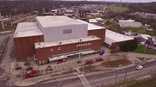 Sky9 captures removal of Cincinnati Gardens sign