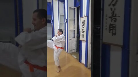 KARATE SHOTOKAN, AQUECIMENTO PARA MAIS UM TREINO.