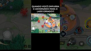 QUANDO VOCÊ EMPURRA O ADVERSÁRIO PARA O LADO ERRADO 😲😲POKÉMON UNITE #shorts