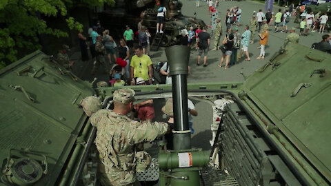 Battle Group Poland celebrates NATO partnership in Warsaw