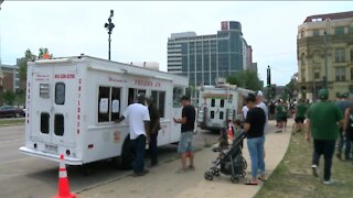 Milwaukee food vendors benefit from Bucks championship run and parade