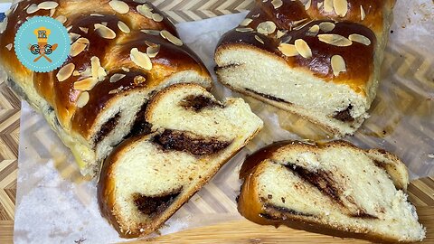 Greek Easter Sweet Bread With Chocolate Filling / Τσουρέκι Γεμιστό Με Πραλίνα Σοκολάτα