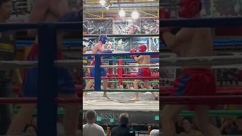 Only in Thailand 🤯 Geriatric VS YoungTall Guy #combatmatrix #mma #boxing #boxingfight #boxingfights