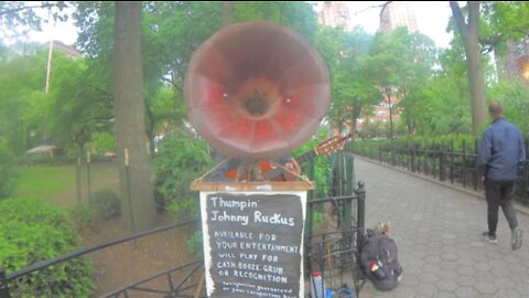 THUMPIN JOHNNY RUCKUS 5-23-22 UNION SQUARE NYC HITTING the BRICKS