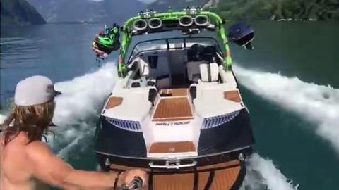 Swiss Wakesurfer, No Driver, no Watercase