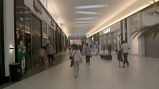 Cierran centro comercial por 'alerta climática' en España (DANA lluvias)