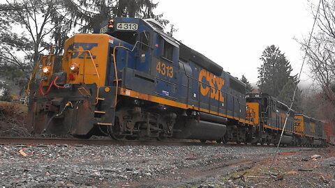 EMD GP39-2 Leading CSX Local Mixed Freight Train