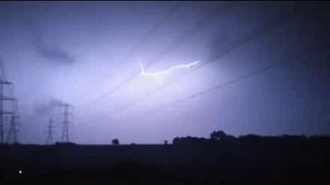 Incredibile tempesta di fulmini nel Regno Unito