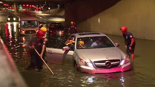 Severe Thunderstorm Warning in effect for Las Vegas by National Weather Service