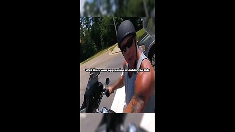 Off Duty Cop Gives A Biker A Piece Of His Mind 😂😂😂
