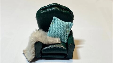 Dream building pavilion - Green chair