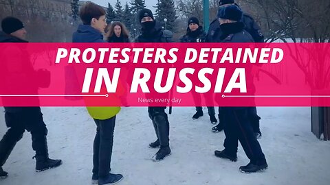 Police in Russia detain participants of solitary pickets