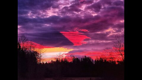 Obvious Cloaked UFO’s Resting In The Skies