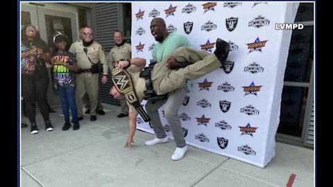 WWE superstar thanks Las Vegas police