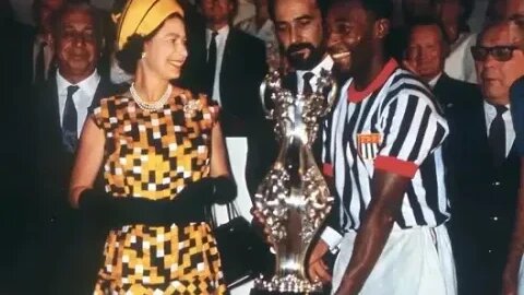 Rainha Elizabeth II viu o gol 900º de Pelé no Maracanã